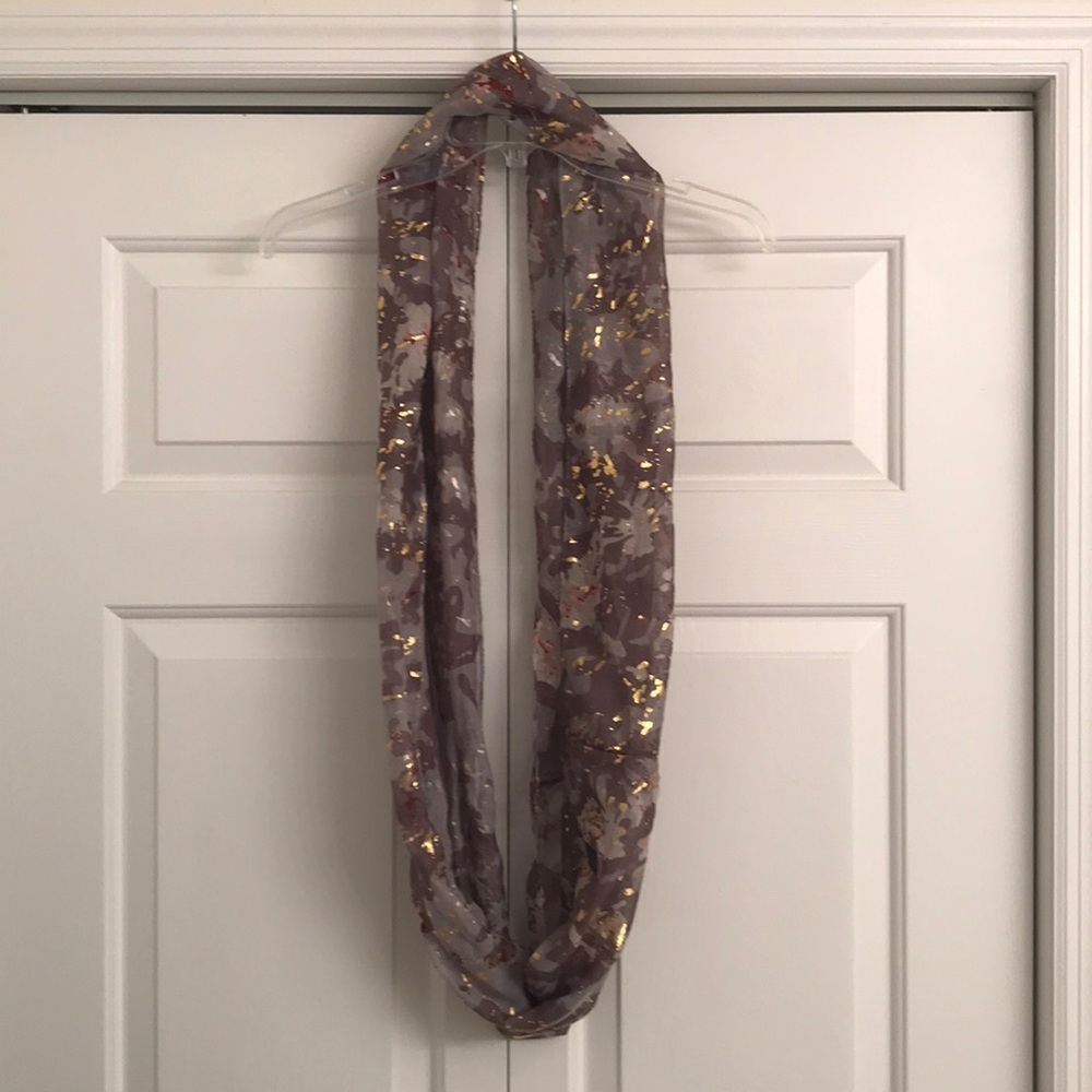 Scarf - Picture 2 of 4